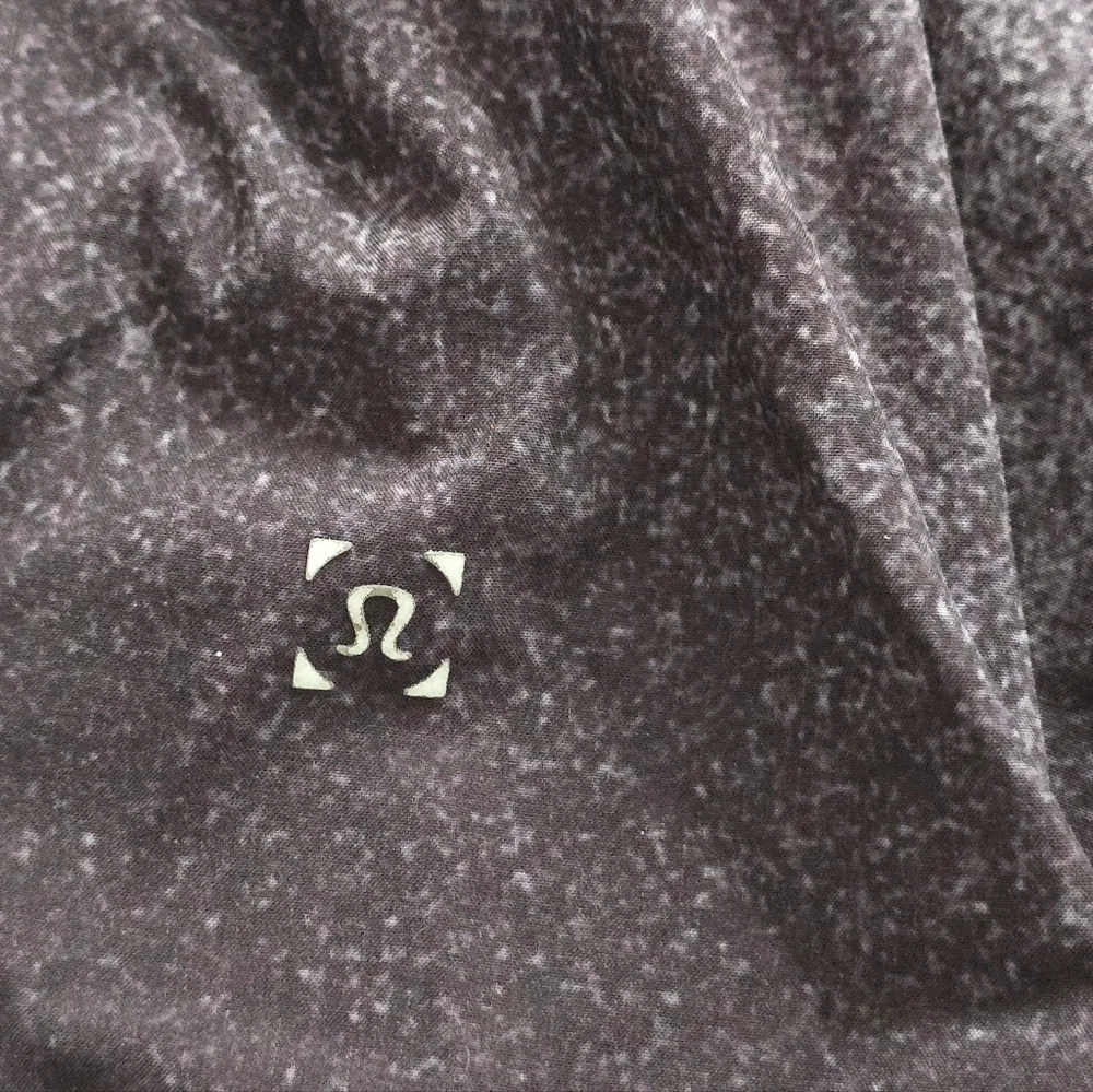 Lululemon Surge Black Sparkle Athletic Shorts Men's Size L
